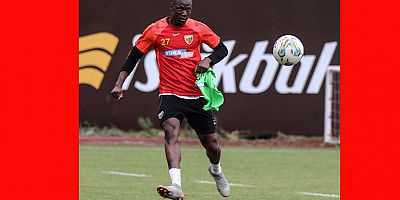 Mame Thiam Ümraniyespor Maçı Kadrosundan Çıkartıldı