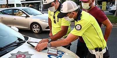 Maske Denetiminde Polislere Hakarete Para Cezası
