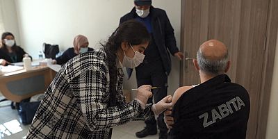 Melikgazi Belediye Personeli 3. Doz Covid-19 Aşısı Oldu