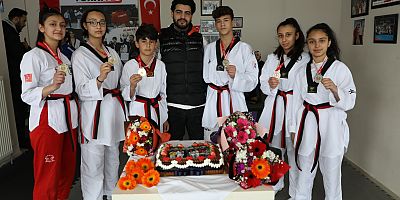 Melikgazi’de Geleceğin Şampiyon Adayları Başarılarını Kutladılar