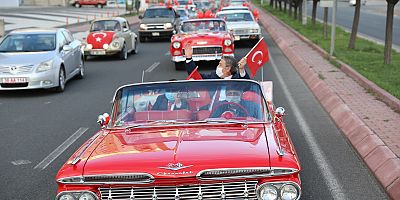 Melikgazi’de Klasik Araçlarla En Renkli Ve Coşkulu 23 Nisan