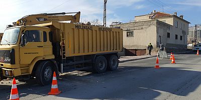 Melikgazi'de Metruk Bina Yıkımları Devam Ediyor