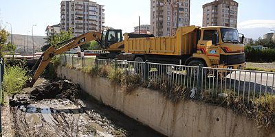 Melikgazi’de Taşkın Su Kanalları Temizleniyor