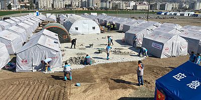 Melikgazi Deprem Bölgesindeki Çadır Kent Ve Konteyner Kentlerde Alt ve Üst Yapı Çalışmalarına Hızla Devam Ediyor