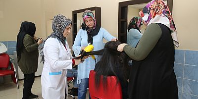 MELMEK Kuaförlük Kursları Kadınlara İstihdam Kapısı Açıyor