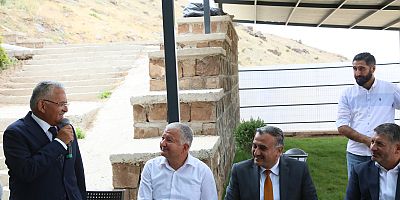 Memduh Başkan Develi'deki Muhtarlarla Bir Araya Geldi
