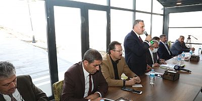 Memduh Başkandan Develi'deki Muhtarlarla İstişare Toplantısı