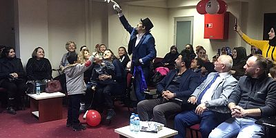 MHP’den özel çocuklara ‘sihirli’ gösteri