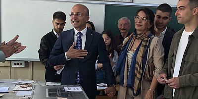 Milletvekili Adayı Genç, Oyunu Kullandı