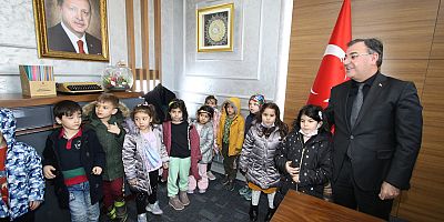 Minik Öğrencilerden Başkan Özdoğan’a Anlamlı Ziyaret