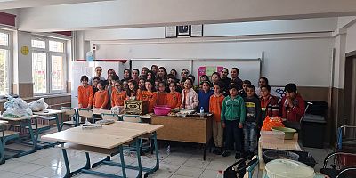 Minik Öğrencilerden Depremzedeler İçin Kermes