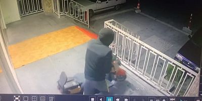 Motosiklet Hırsızlığı Kameraya Yansıdı