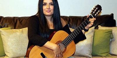 MS hastası akademisyen, bestelediği şarkıyı Bakan Koca'ya gönderdi