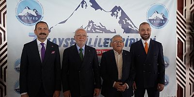 Mustafa Elitaş: Burada Hemşehrilerimizle Sohbet Etme İmkânı Buluyoruz