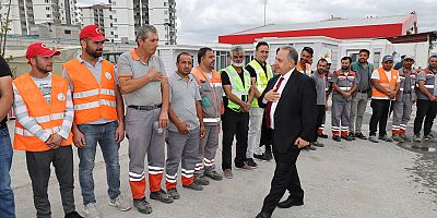 Mustafa Yalçın Personelle Bayramlaştı 