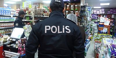 Müşteriler Saklandı, Market Sahibi 