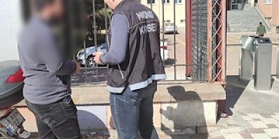 Narkotik Ekipleri Okul Etrafında Şüpheli Kişilere Yönelik Uygulama Gerçekleştirdi