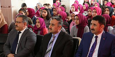 Nevzer Erçiş İmamhatip Ortaokulunda Rebaip Kandili Programı