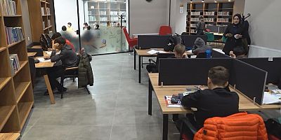 Öğrenciler Ara Tatil Kampını Akıl Küpü Kütüphanelerinde Yapıyor