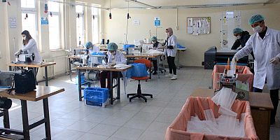 Öğretmen ve Öğrencilerden Maske Üretimi