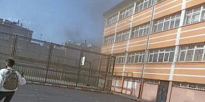 Okulda Çıkan Yangın Korku Dolu Anlar Yaşattı