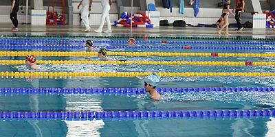 Okullar Arası Minikler Yüzme Yarışları Yapıldı