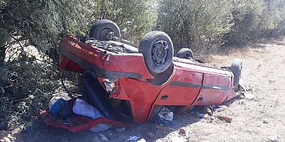 Otomobil Şarampole Devrildi: 3 Yaralı