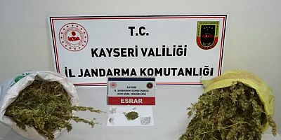 Otomobilde 20 Kilo Kubar Esrar Ele Geçildi