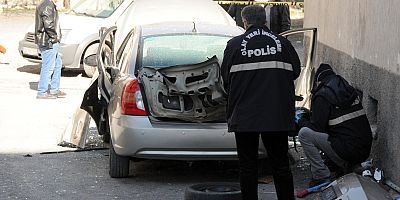 Otomobilde Çakmak Gazı Patlaması: 3 Yaralı