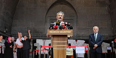 Padişah ve Şehzadelerin Giydiği 'Dualı Gömlekler’ Sergisi Ziyarete Açıldı