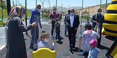 Parklara Akın Eden Çocukları Başkan Özkan Altun Karşıladı