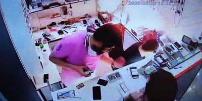 Patlayan Cep Telefonu Paniğe Neden Oldu