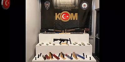 Polis Ekipleri Ruhsatsız Silah Satışı Yapan 3 Şahsı Yakaladı