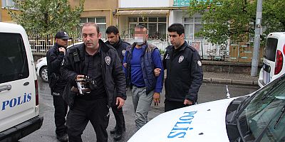 Polisin 'Dur' İhtarına Uymayan Otomobildeki 4 Kişi Yakalandı