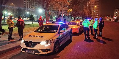 Polisten Kaçan Alkollü Sürücü İle Arkadaşına Ceza Uygulandı