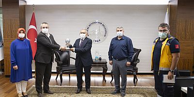 “Sağlık Çalışanlarımıza Mazeret Üretmeden Destek Veriyoruz”
