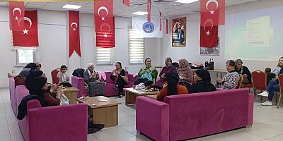 Sarıoğlan'da Kadınlara 'Örgü ve Motivasyon Günü' Etkinliği