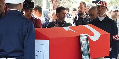 Şehidin Eşi: Şehit Olarak Aklandı Bu Üniforma