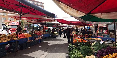 Semt Pazarında Güncel Sebze ve Meyve Fiyatları