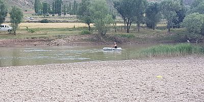 Serinlemek için Kızılırmak'a giren genç kayboldu!