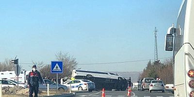 Servis Aracı Otomobille Çarpıştı: 7 Yaralı