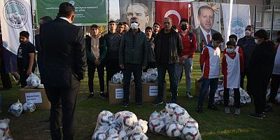 Sezon Öncesi Amatör Futbol Kulüplerine Malzeme Dağıtımı Yapıldı