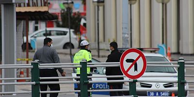 Sokağa çıkma yasağını ihlal edince özür dilediler ama…