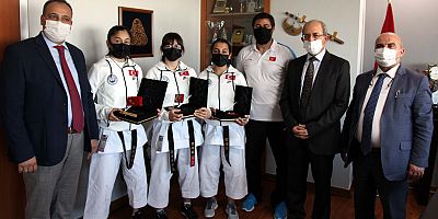 Spor Branşlarında Dereceye Giren Öğrencilere Ödül