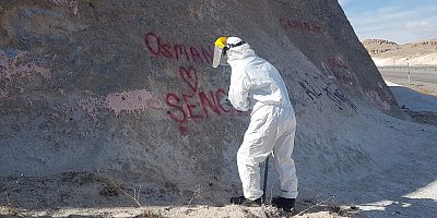 Sprey Boya İle Tahrip Edilen Peribacaları Temizleniyor