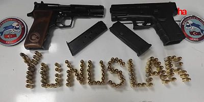 Şüpheli Araçtan 2 Adet Ruhsatsız Tabanca Ele Geçirildi
