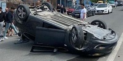 Sürücüsünün Direksiyon Hakimiyetini Kaybettiği Otomobil Takla Attı