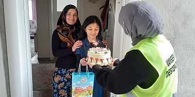 Talas'ta 23 Nisan Çocuklarına Doğum Günü Sürprizi