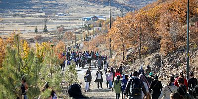 Talas’ta Sonbahar Dev Yürüyüşle Uğurlandı