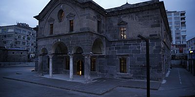 Tarihi Kütüphane Bu Ay Açılıyor